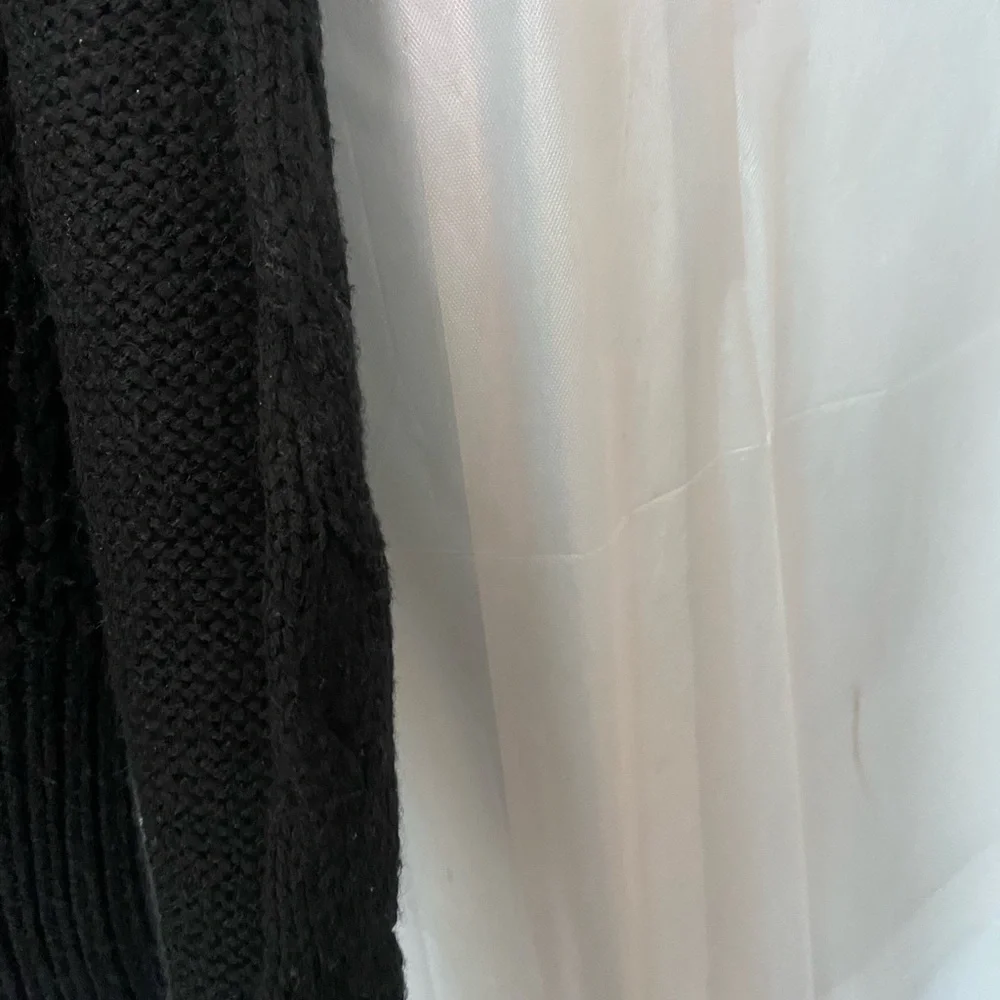 Floral Embroidered Black Sweater - Picture 8 of 10